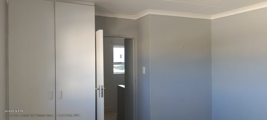 2 Bedroom Property for Sale in Hartenbos Central Western Cape